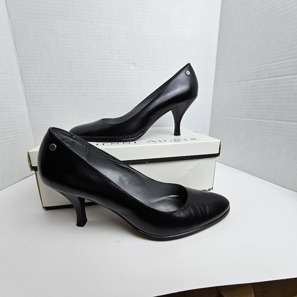 Etienne Aigner Haven Black Leather Heels Pumps • Size 8.5 • 3” Heel